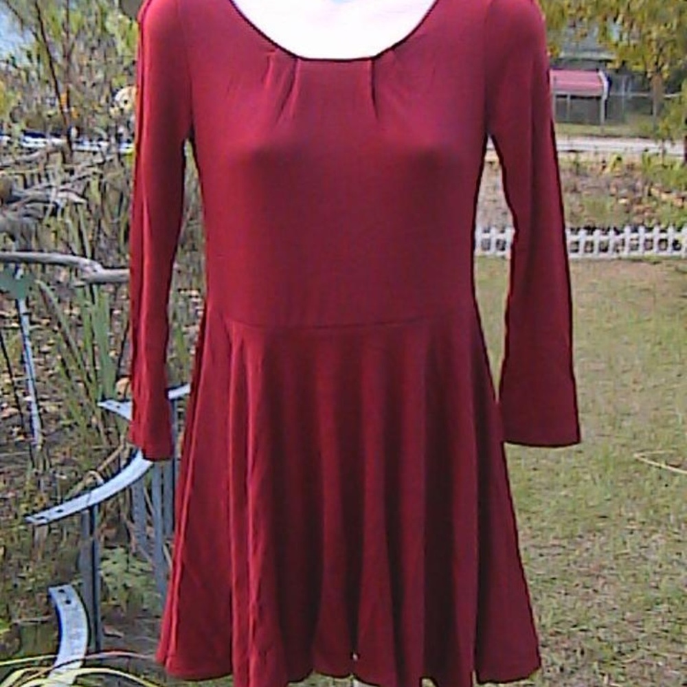 Maroon Long Sleeve Red Mini Casual Dress Size: 8